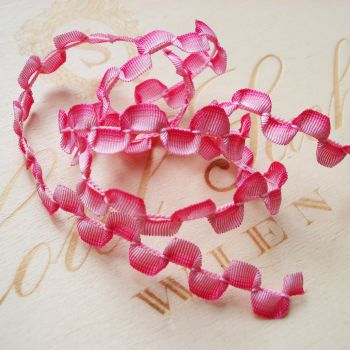TWISTED RIBBON