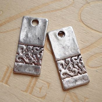 PATTERNED RECTANGLE PENDANT DROP