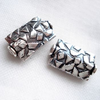 PATTERNED PILLOW BEAD