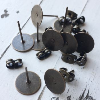 CABOCHON STUD EARRING